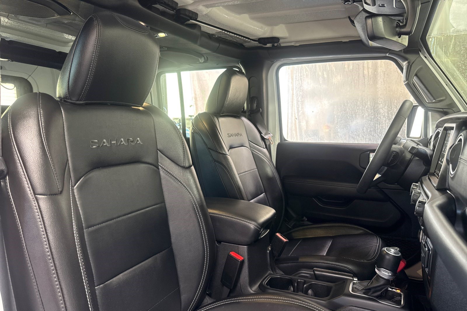 Used 2023 Jeep Wrangler Unlimited Sahara AWD/4WD image 28