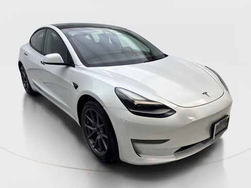 Used 2023 Tesla Model 3 Standard Range RWD image 4