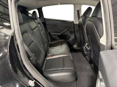 Certified 2023 Tesla Model Y Long Range AWD/4WD image 11