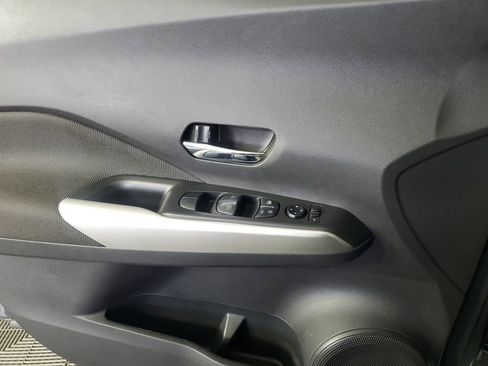 Used 2020 Nissan Kicks SV image 27