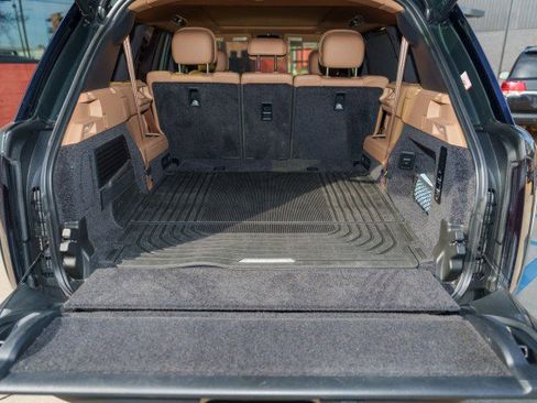 Used 2023 Land Rover Range Rover Long Wheelbase SE image 27