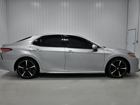 Used 2019 Toyota Camry XSE FWD image 33