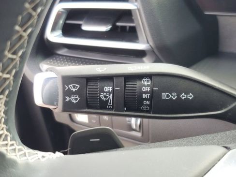 Used 2025 Chevrolet Traverse LT w/ Midnight/Sport Edition FWD image 29
