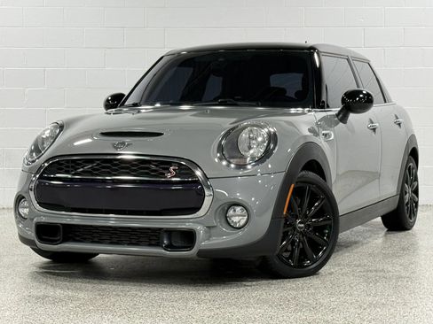 Used 2019 MINI Cooper S w/ Signature Upholstery Package FWD image 2