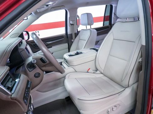 Used 2023 GMC Yukon XL Denali image 11