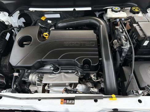 Used 2024 Chevrolet Equinox LS FWD image 10