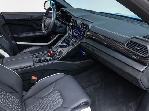Used 2023 Lamborghini Urus Performante AWD/4WD image 4