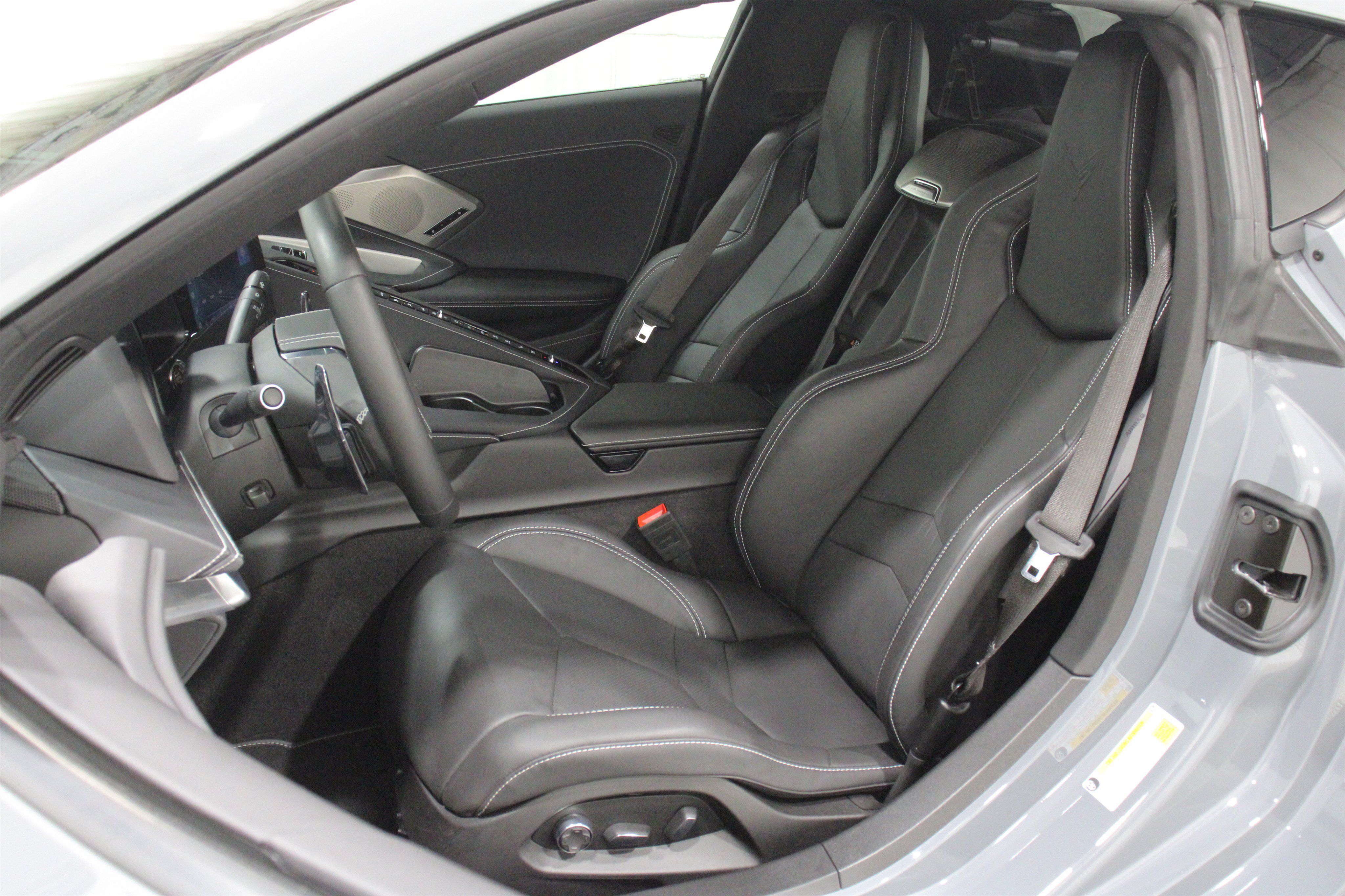 Used 2025 Chevrolet Corvette Stingray Preferred Cpe w/ 2LT RWD image 5