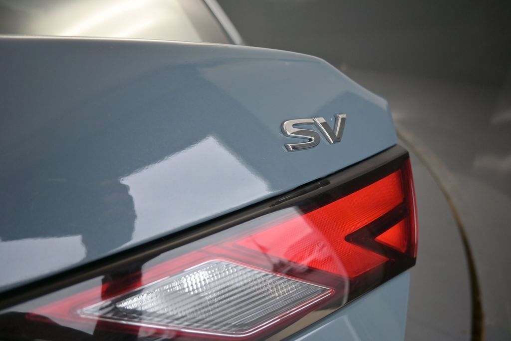 Used 2024 Nissan Sentra SV FWD image 19