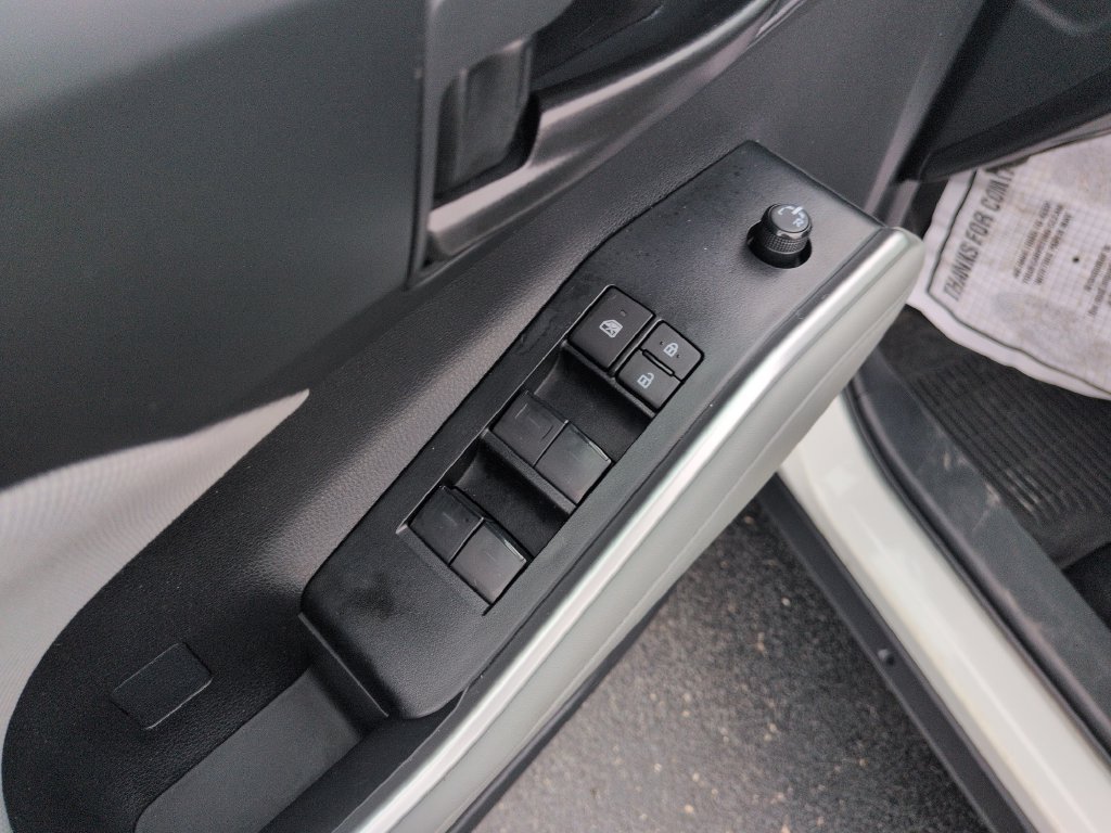 Used 2023 Toyota Highlander L FWD image 11