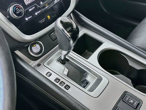 Used 2020 Nissan Murano SL w/ Moonroof Package FWD image 16