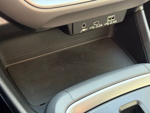 Used 2025 Subaru Crosstrek 2.0i Premium image 17