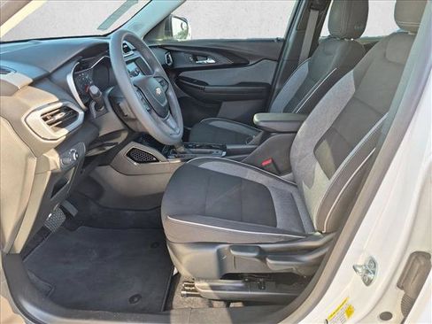 Used 2023 Chevrolet TrailBlazer LS FWD image 14