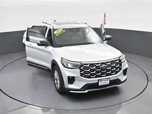 Used 2025 Ford Explorer Platinum RWD image 49