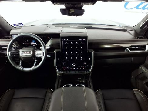 Used 2025 GMC Yukon Elevation w/ Elevation Premium Package image 9