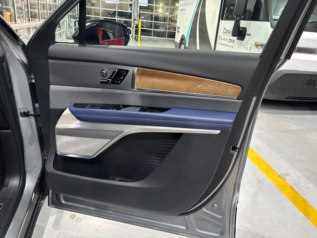 Certified 2026 Cadillac Vistiq Premium Luxury AWD/4WD image 44