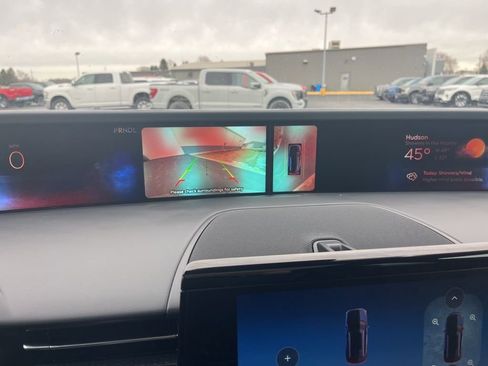 Used 2025 Lincoln Nautilus Reserve w/ Jet Appearance Package image 18