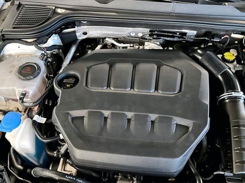 Used 2025 Volkswagen Golf R Black Edition image 31