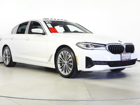 Used 2023 BMW 530i w/ Convenience Package RWD image 4