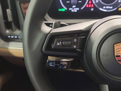 New 2026 Porsche Cayenne image 17