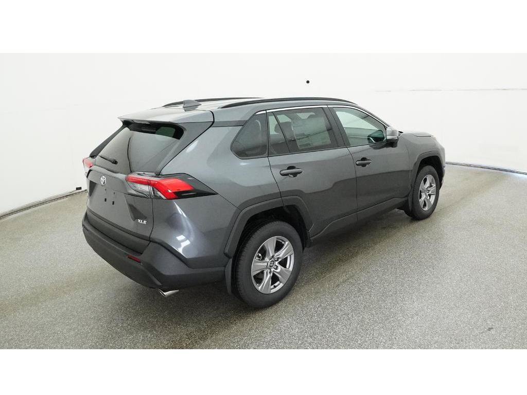 Used 2025 Toyota RAV4 XLE w/ Convenience Package FWD image 12