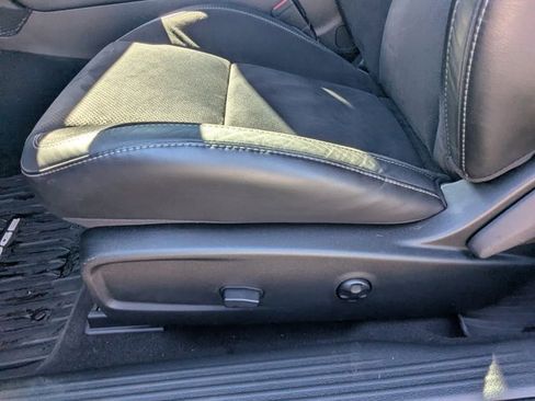 Used 2020 Dodge Challenger R/T w/ T/A Package image 18