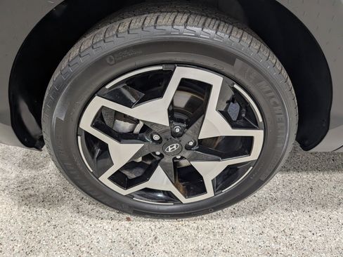 Used 2024 Hyundai Santa Cruz Limited image 9