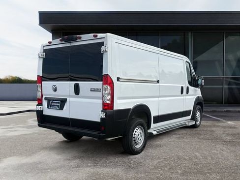 Used 2025 RAM ProMaster 2500 w/ U-Haul Equipment Group FWD image 5