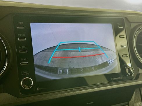 Used 2020 Toyota Tacoma TRD Off-Road image 22