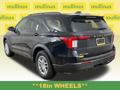 New 2026 Ford Explorer Active RWD image 9
