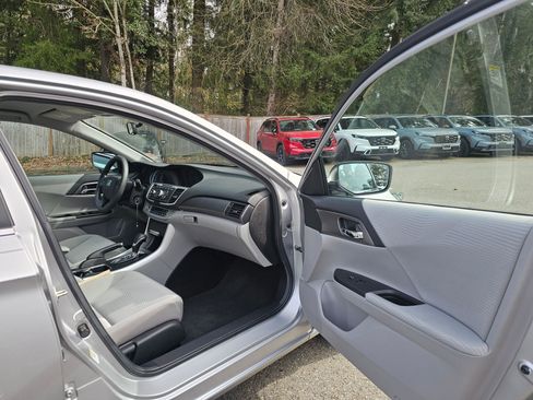 Used 2014 Honda Accord LX image 12