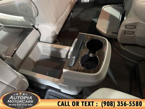 Used 2019 Toyota Sienna XLE image 28