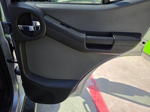 Used 2015 Nissan Xterra X RWD image 26