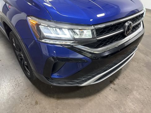 Certified 2022 Volkswagen Taos SE image 41