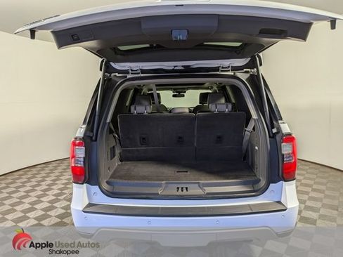 Used 2018 Ford Expedition Limited w/ Equipment Group 301A AWD/4WD image 8