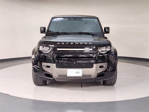 Used 2025 Land Rover Defender 110 X-Dynamic SE image 9