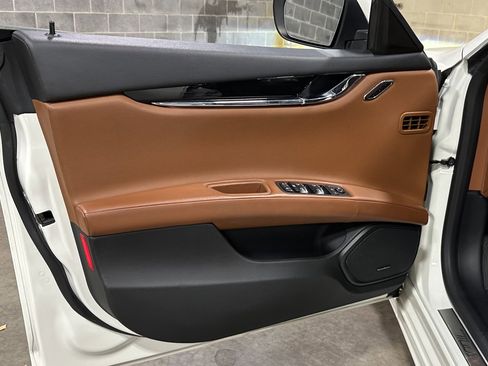 Used 2022 Maserati Quattroporte Modena Q4 image 19