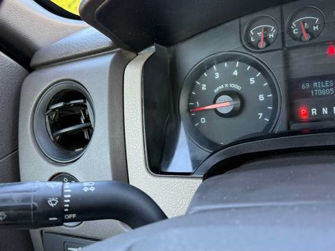Used 2009 Ford F150 STX AWD/4WD image 16