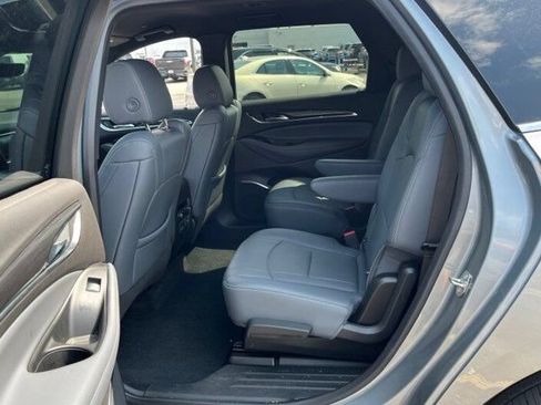 Used 2024 Buick Enclave Essence w/ Sound and Sites Package AWD/4WD image 4