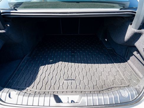 Used 2018 Jaguar XF Prestige image 25