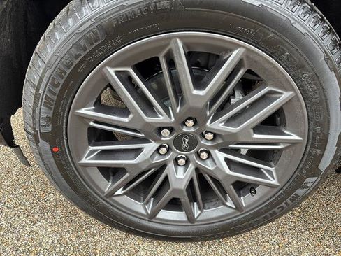 New 2026 Ford Expedition Platinum image 9