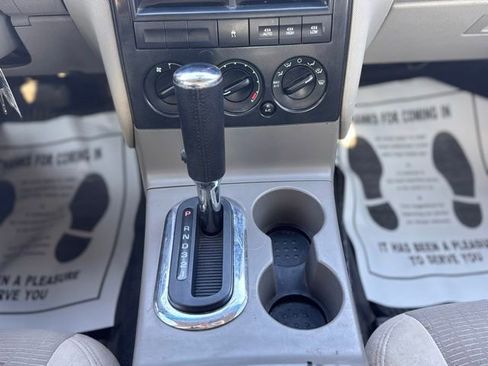 Used 2007 Ford Explorer Sport Trac XLT AWD/4WD image 18
