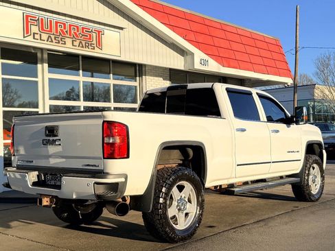 Used 2015 GMC Sierra 2500 Denali w/ Duramax Plus Package image 3