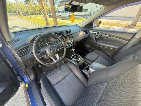 Used 2017 Nissan Rogue SV FWD image 11