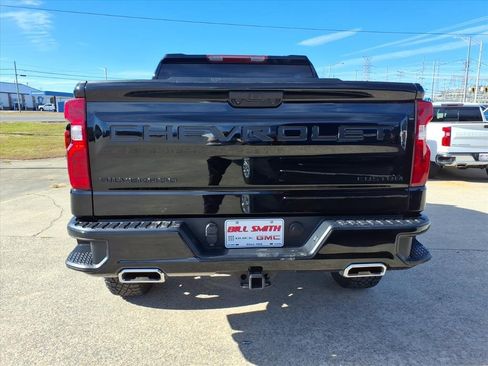 Used 2024 Chevrolet Silverado 1500 Custom Trail Boss w/ LPO, Dark Essentials Package image 6