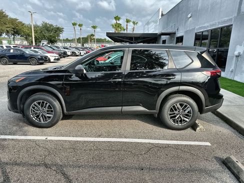 Used 2024 Nissan Rogue S AWD/4WD image 5