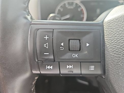 Used 2025 Nissan Rogue SV AWD/4WD image 13