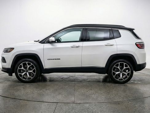 Used 2025 Jeep Compass Limited image 5