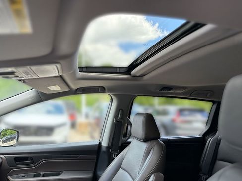 Used 2023 Honda Odyssey EX-L image 16