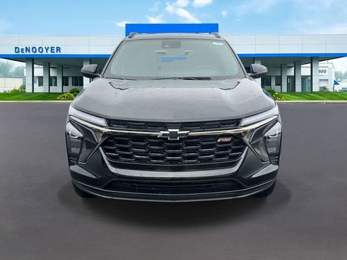 New 2026 Chevrolet Trax RS w/ Sunroof Package FWD image 3
